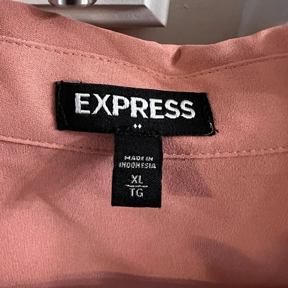 Express Rose Button-Down Women's Shirt - Picture 2 of 5